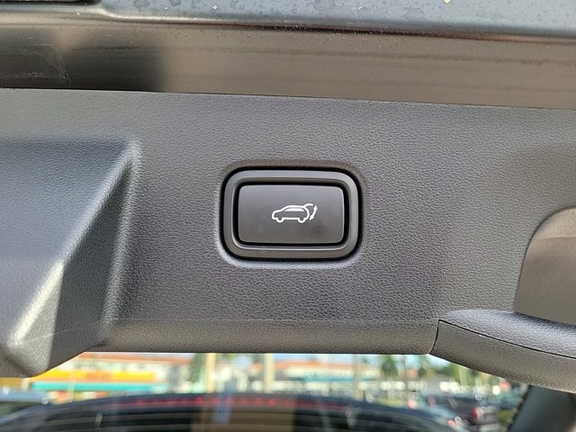2025 Hyundai Tucson Limited photo 8