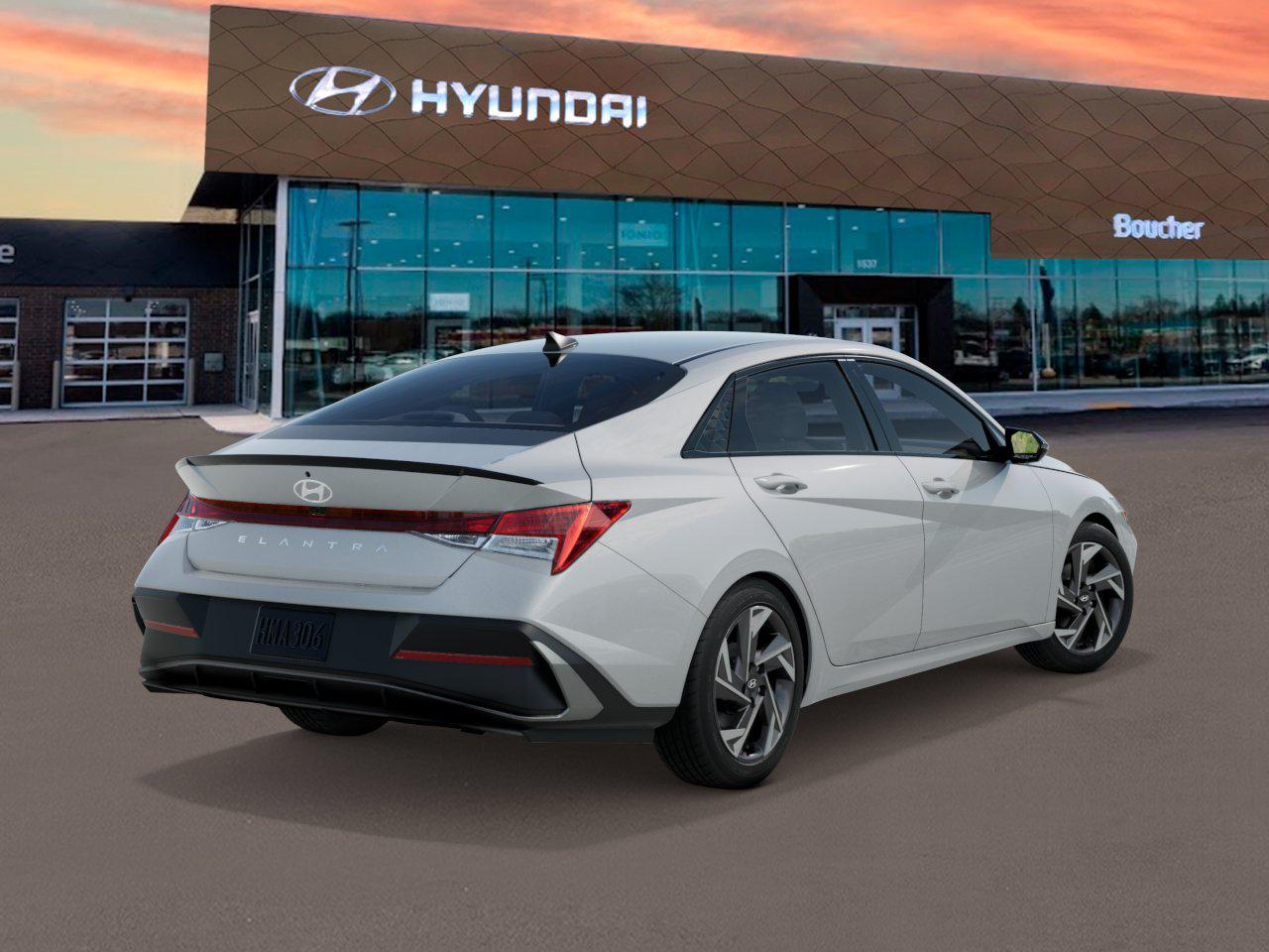2025 Hyundai Elantra SEL Sport photo 3