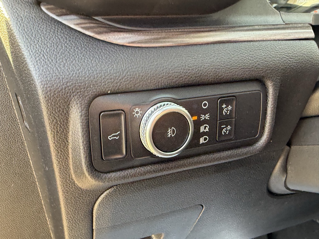 2022 Ford Explorer Limited photo 16