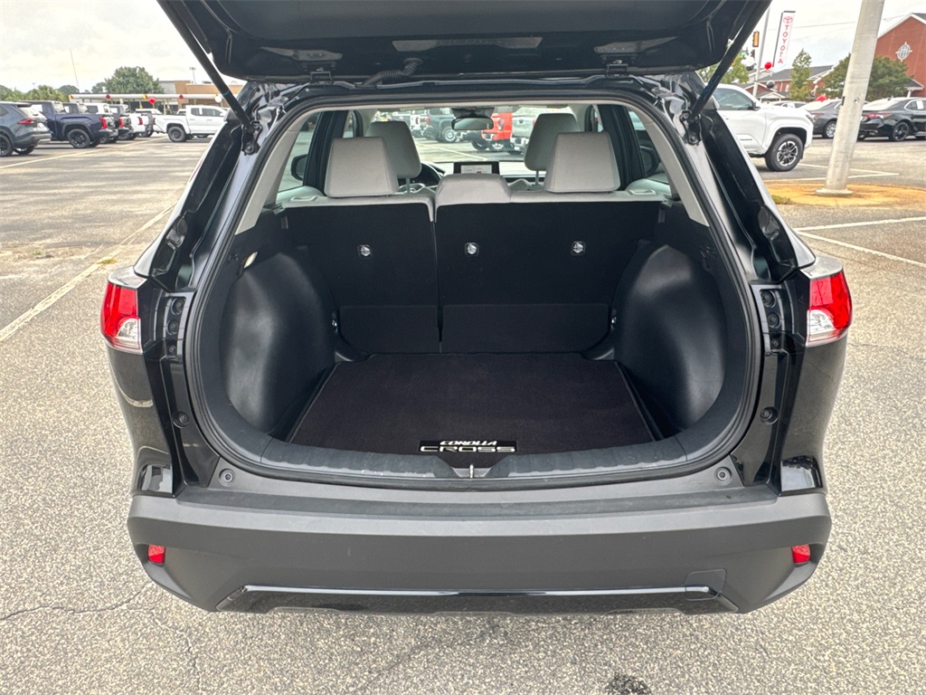 2024 Toyota Corolla Cross L photo 16