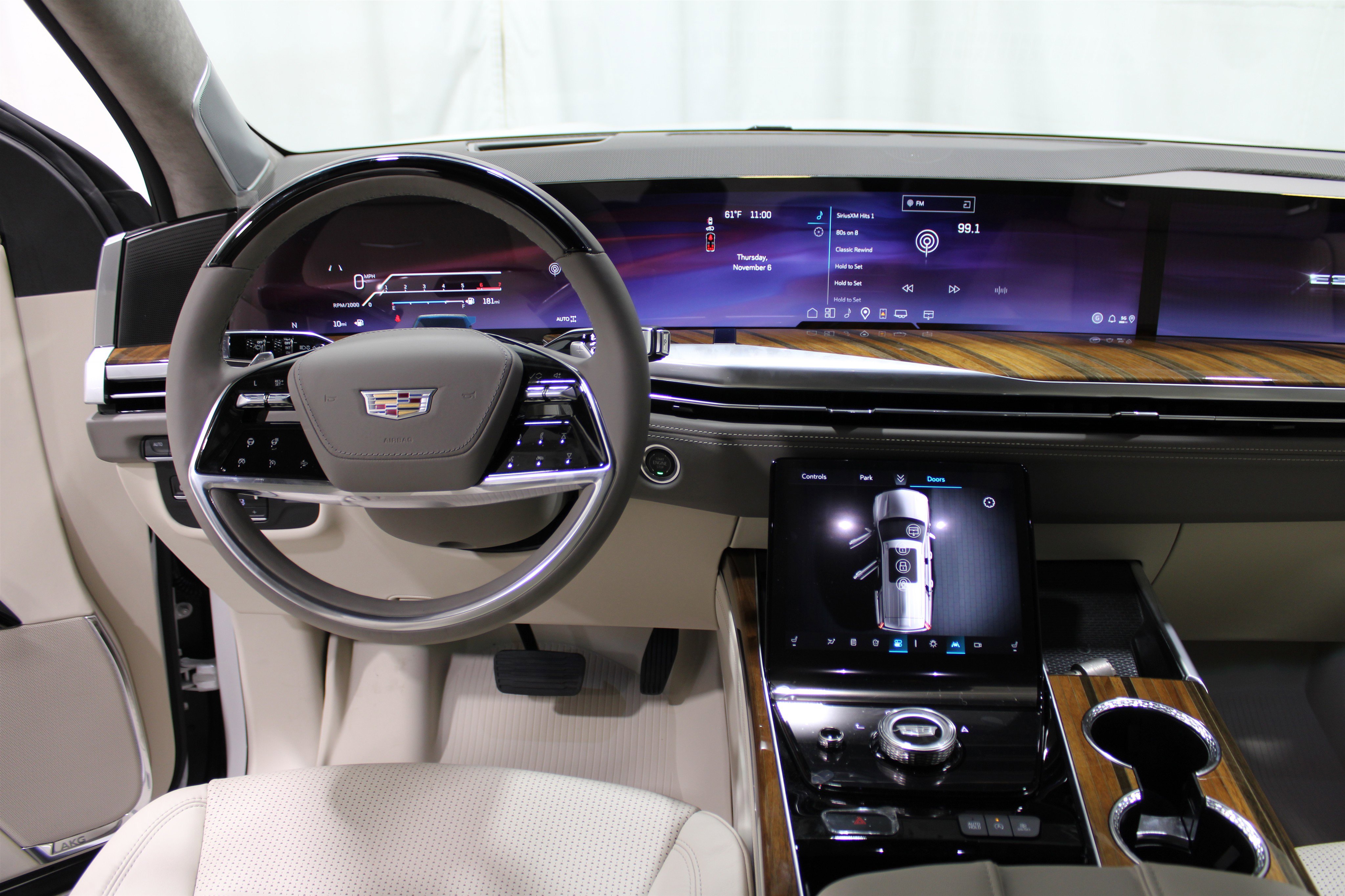 2025 Cadillac Escalade Sport Platinum photo 2