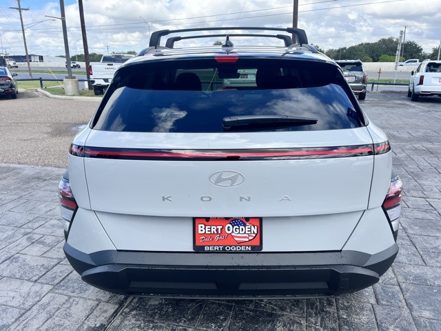 2026 Hyundai Kona SEL photo 4