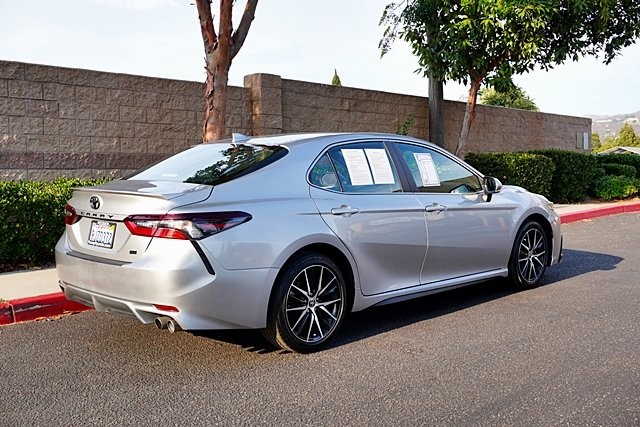 2024 Toyota Camry SE photo 7
