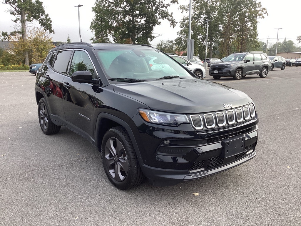 2022 Jeep Compass Latitude Lux photo 5