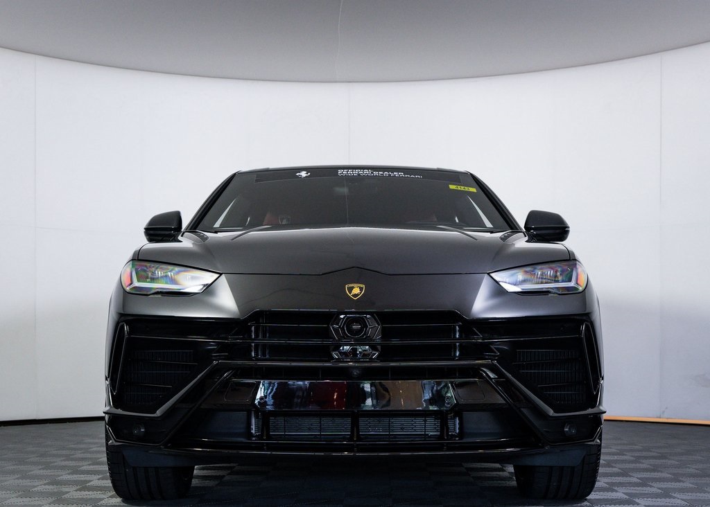 2024 Lamborghini Urus S photo 2