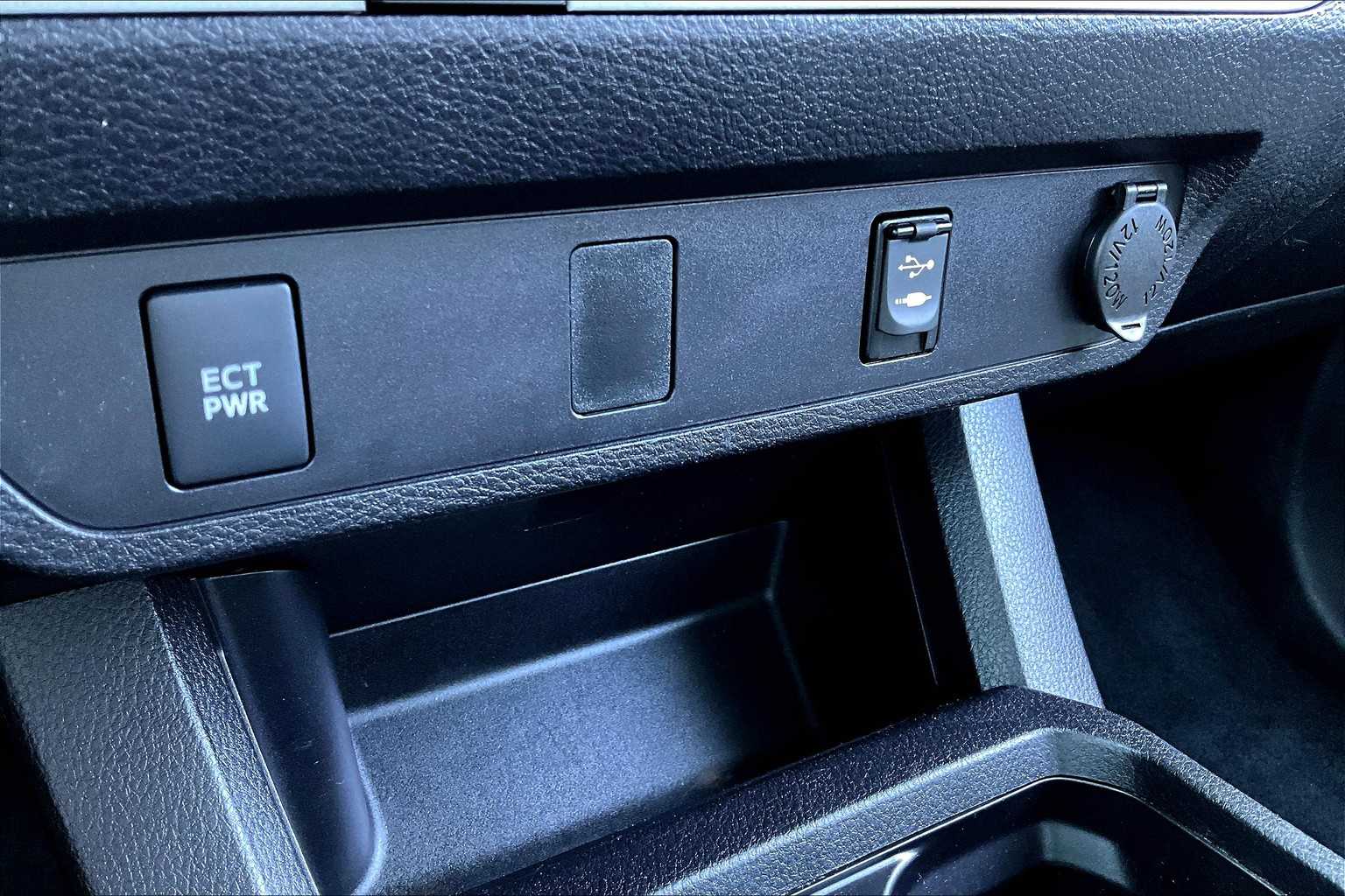 2016 Toyota Tacoma SR5 photo 33