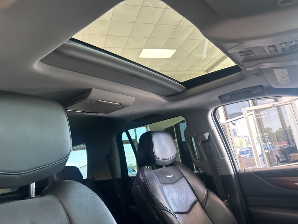 2020 Cadillac Escalade Premium Luxury photo 15