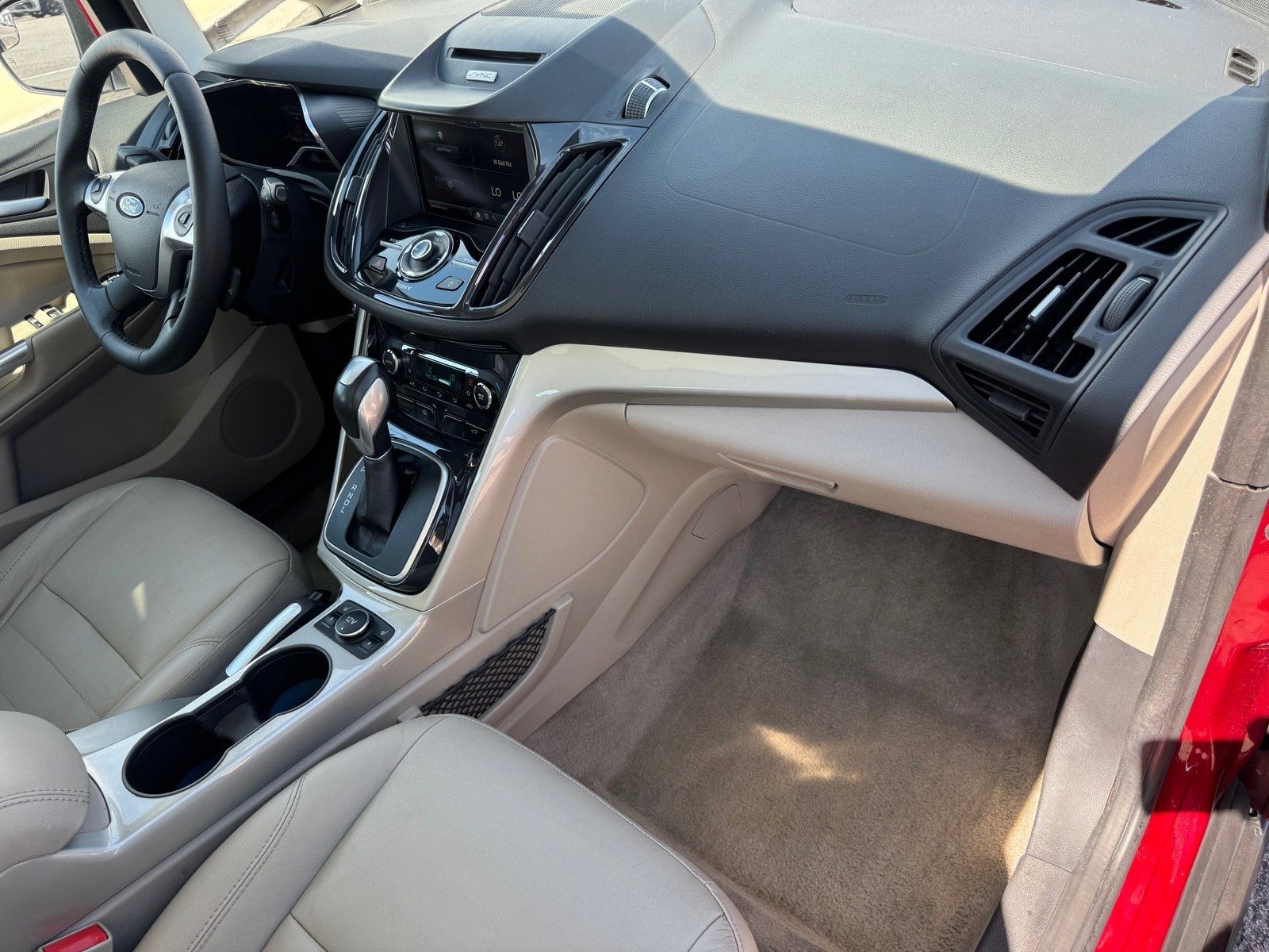 2015 Ford C-Max Hybrid SEL photo 7