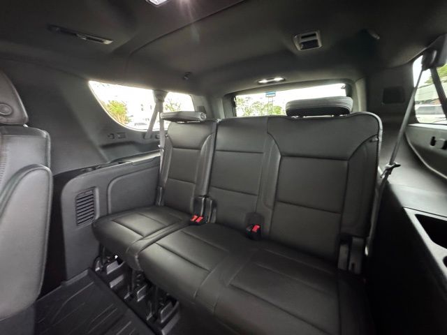 2021 Chevrolet Suburban High Country photo 21