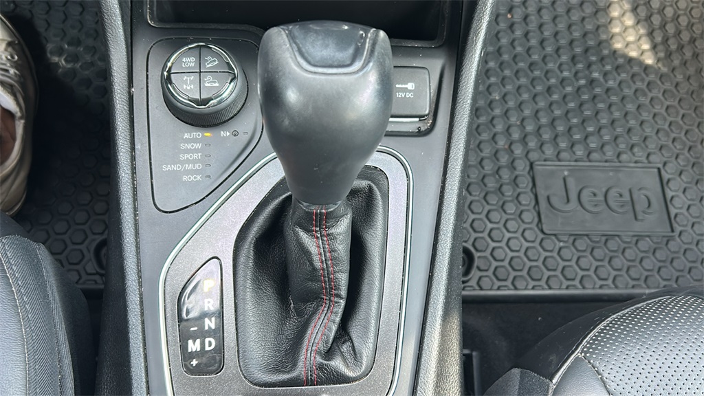 2019 Jeep Cherokee Trailhawk photo 27
