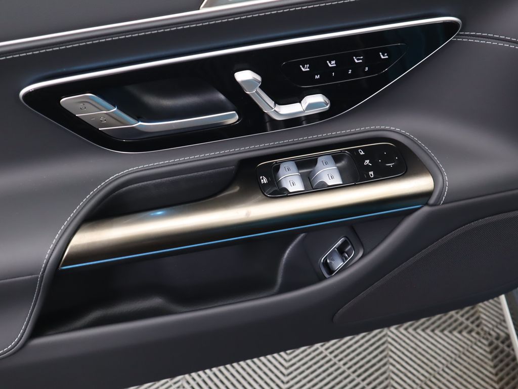 2025 Mercedes Benz SL 55 AMG photo 31