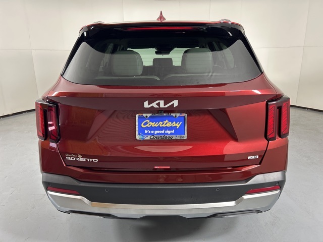 2025 Kia Sorento S photo 6