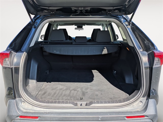 2019 Toyota RAV4 XLE photo 26