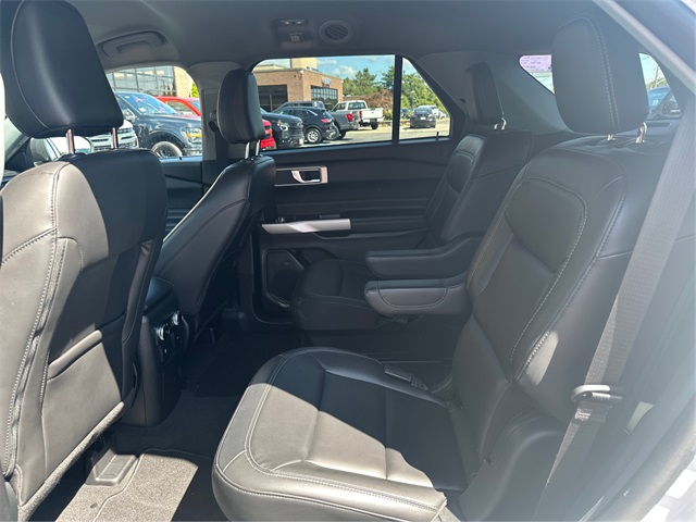 2022 Ford Explorer XLT photo 9
