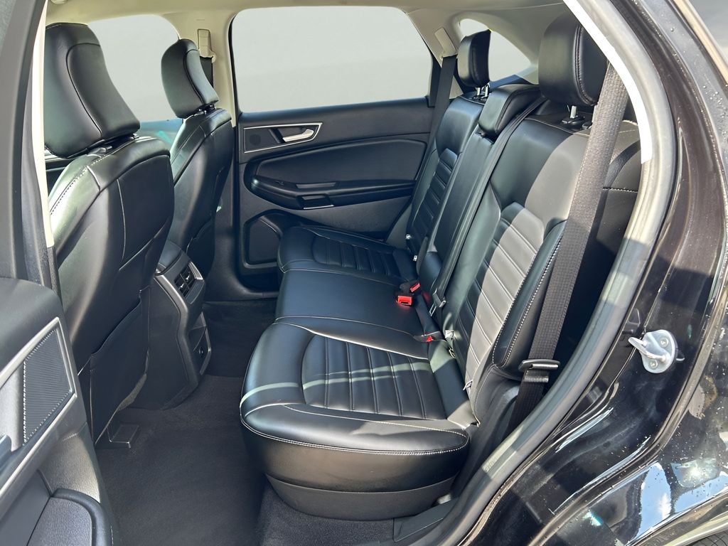 2023 Ford Edge SEL photo 10