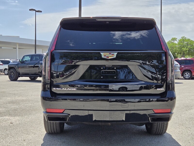 2023 Cadillac Escalade Sport photo 4