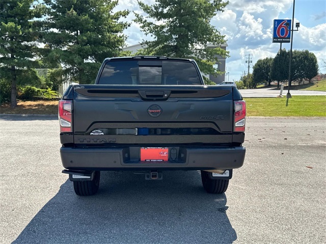 2021 Nissan Titan PRO-4X photo 5