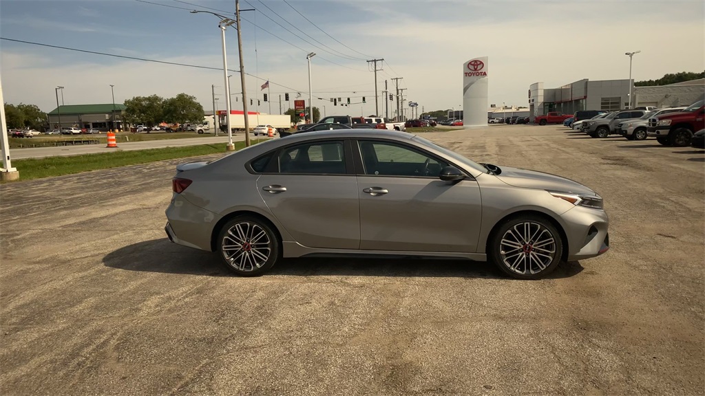 2022 Kia Forte GT photo 9