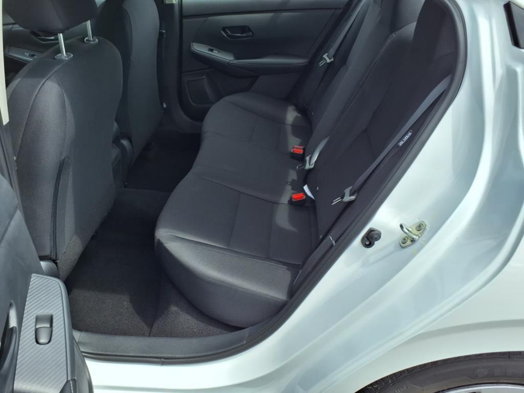 2025 Nissan Sentra S photo 11
