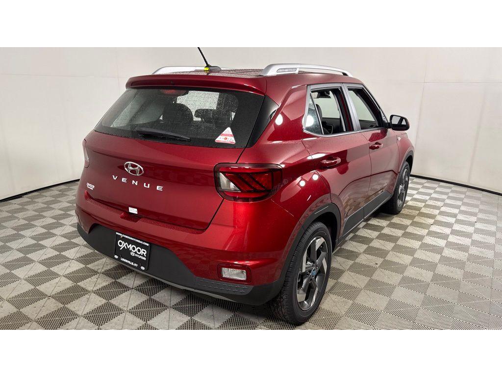 2025 Hyundai Venue Limited photo 4
