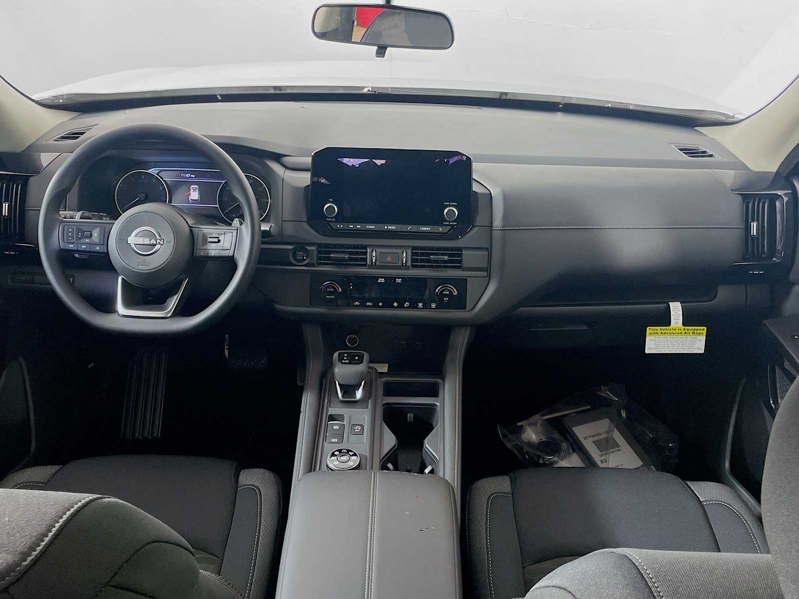 2025 Nissan Pathfinder S photo 3