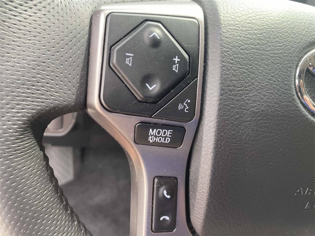 2022 Toyota Tacoma SR5 photo 27