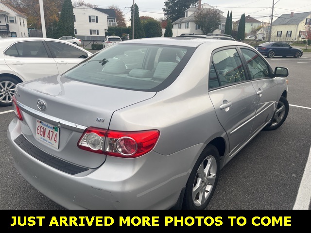 2011 Toyota Corolla LE photo 2