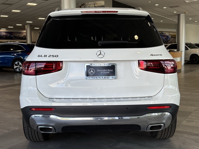 2026 Mercedes Benz GLB 250 4MATIC photo 4