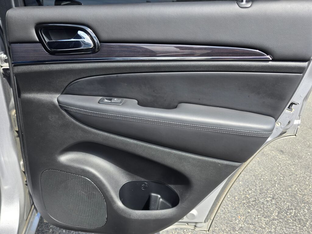 2020 Jeep Grand Cherokee Overland photo 19