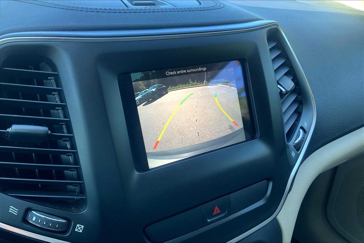 2020 Jeep Cherokee Latitude photo 29
