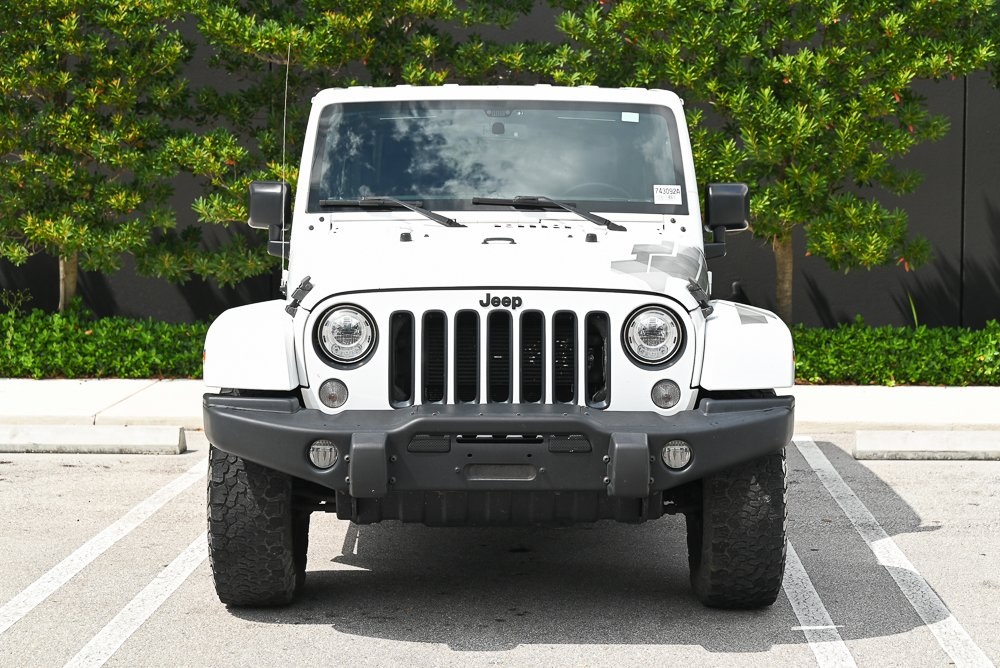 2017 Jeep Wrangler Unlimited Sahara photo 2