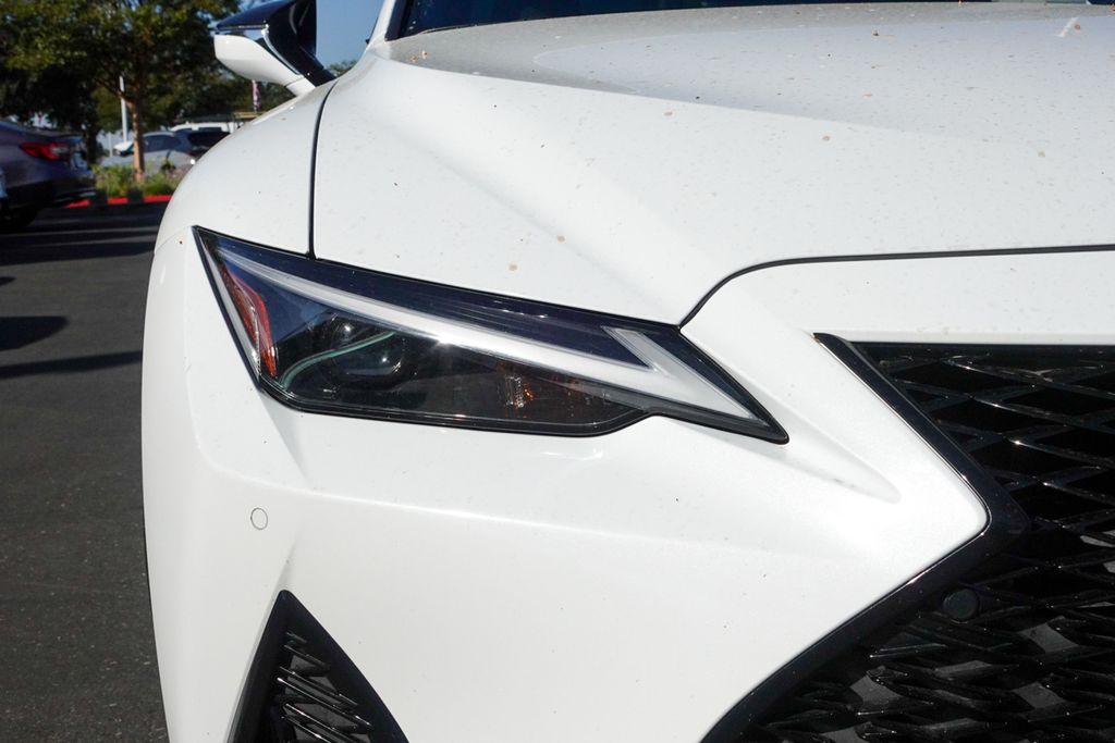 2023 Lexus IS 350 F SPORT photo 3