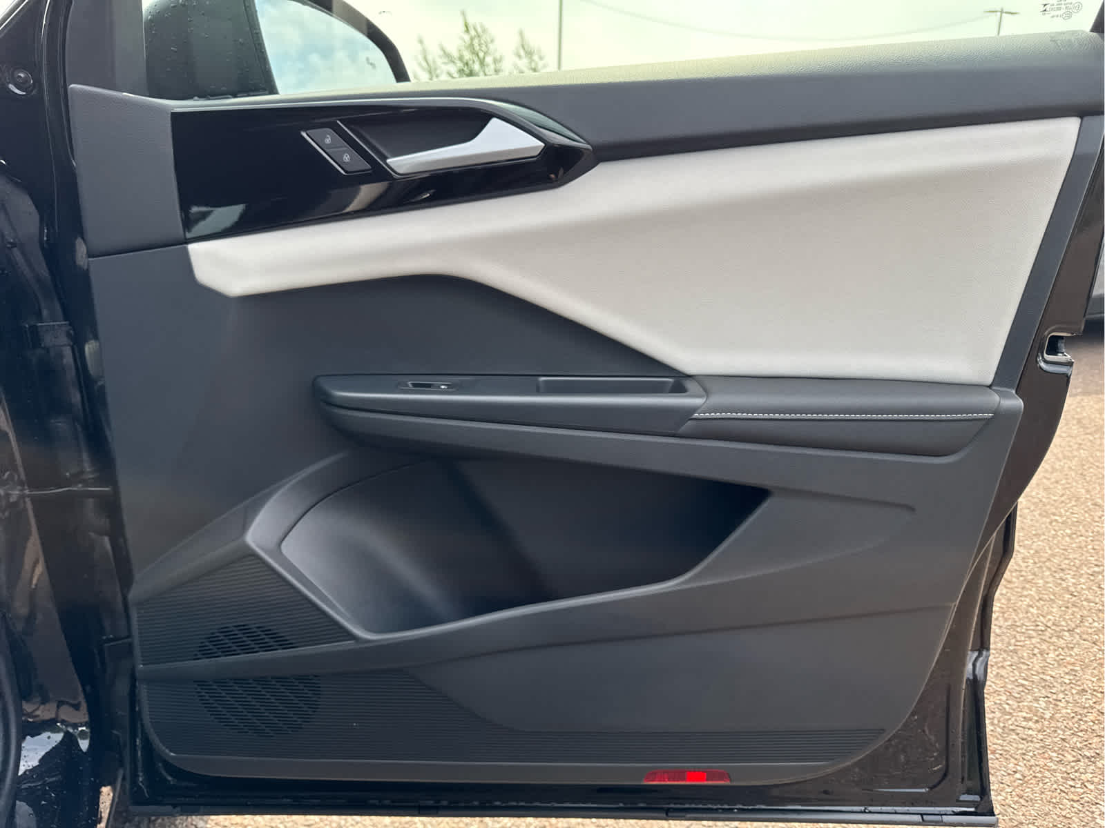 2025 Volkswagen Taos S photo 29