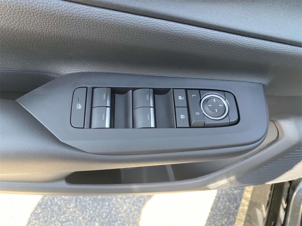 2026 Toyota Prius Plug-in Hybrid XSE photo 12