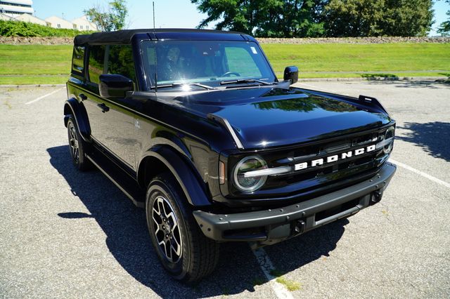 2022 Ford Bronco 4-Door Outer Banks's photo