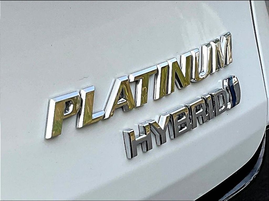 2022 Toyota Sienna Platinum photo 26