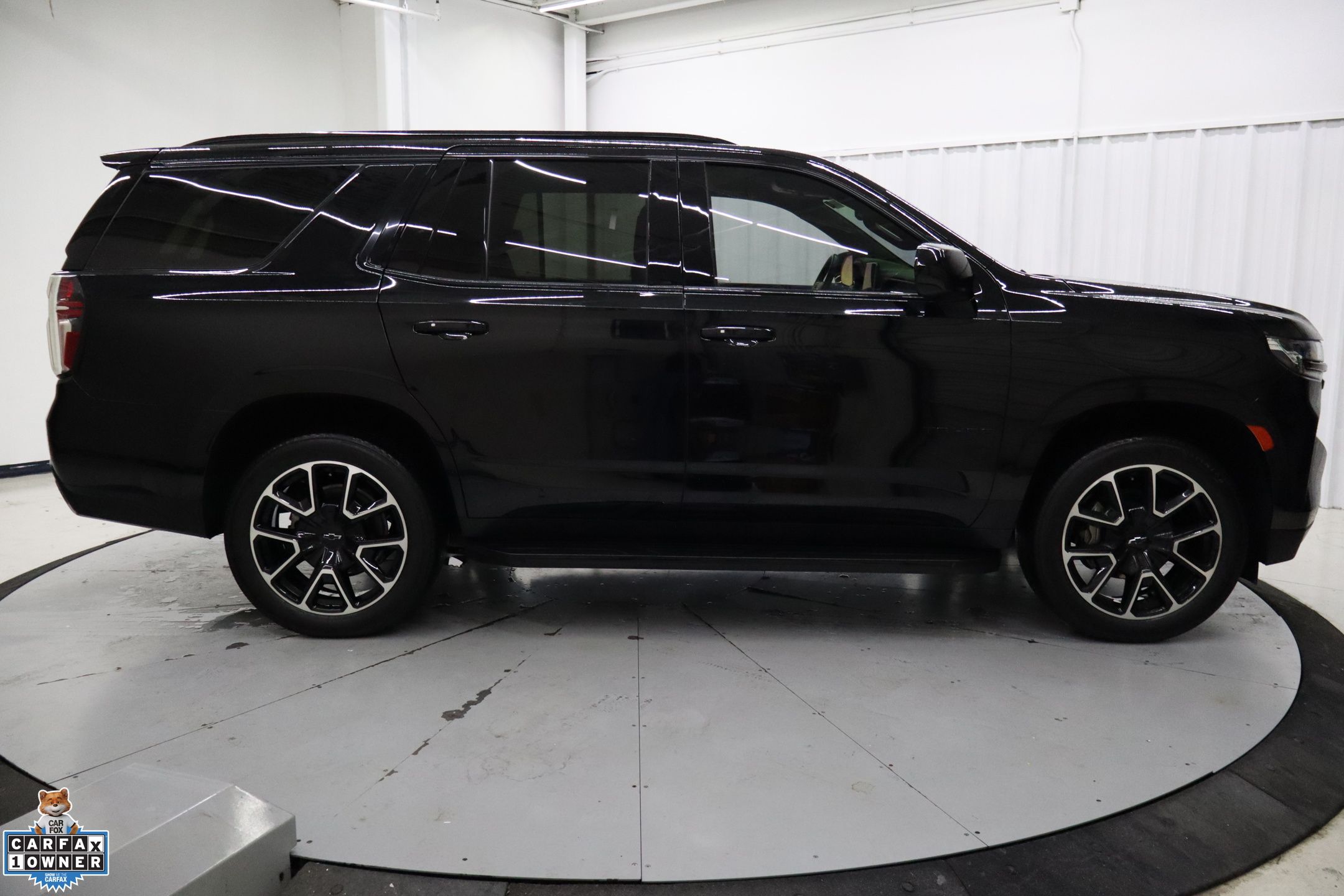 2024 Chevrolet Tahoe RST photo 2