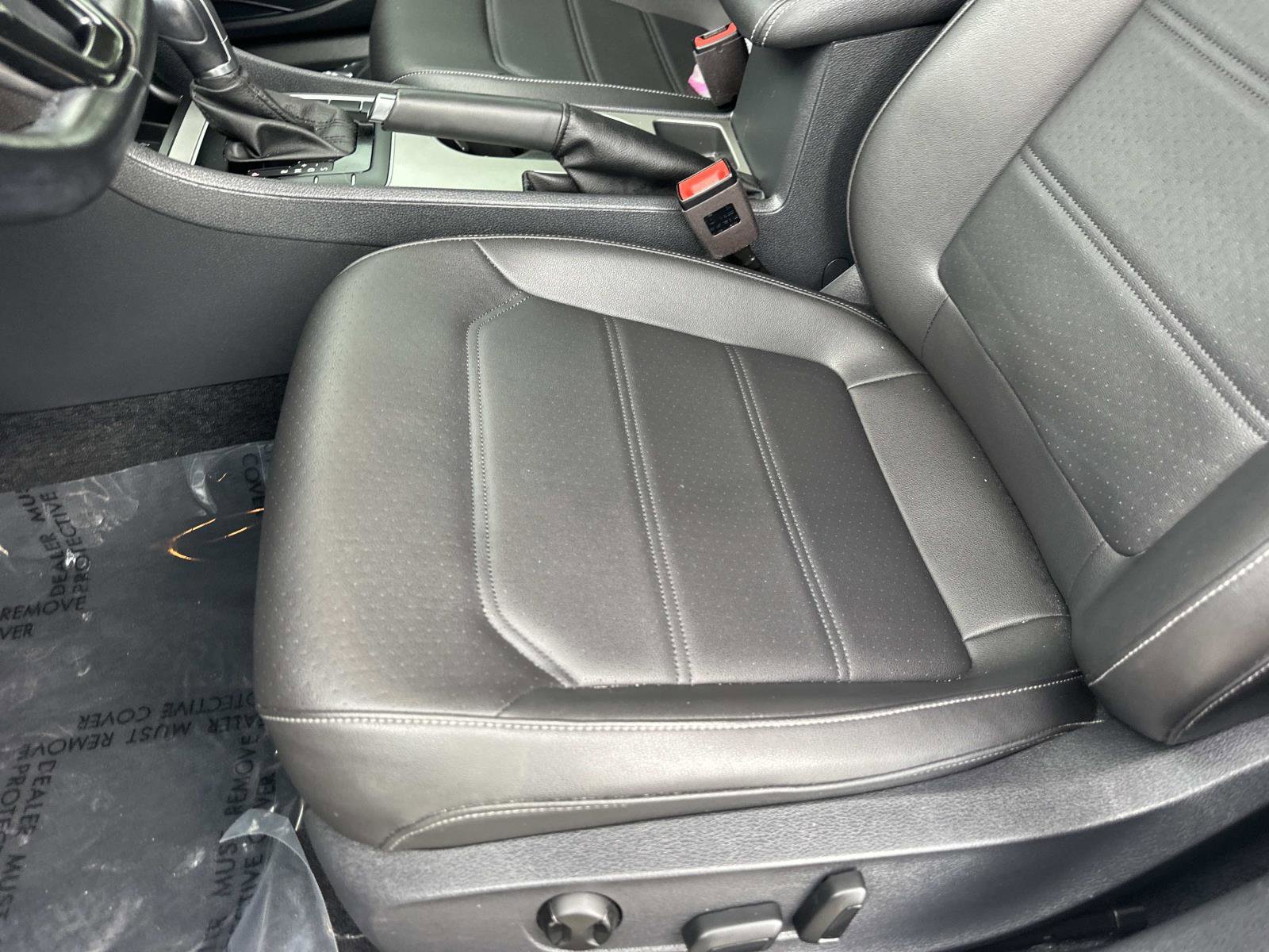 2020 Volkswagen Passat 2.0T R-Line photo 16