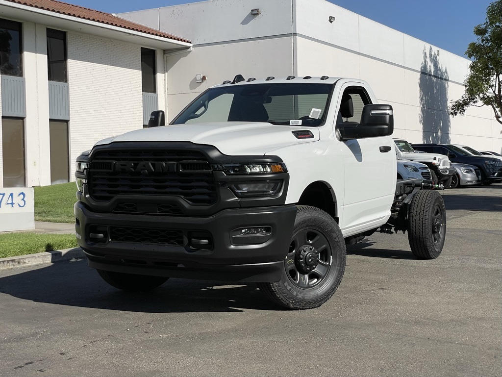 2025 RAM Ram 3500 Chassis Cab Tradesman's photo