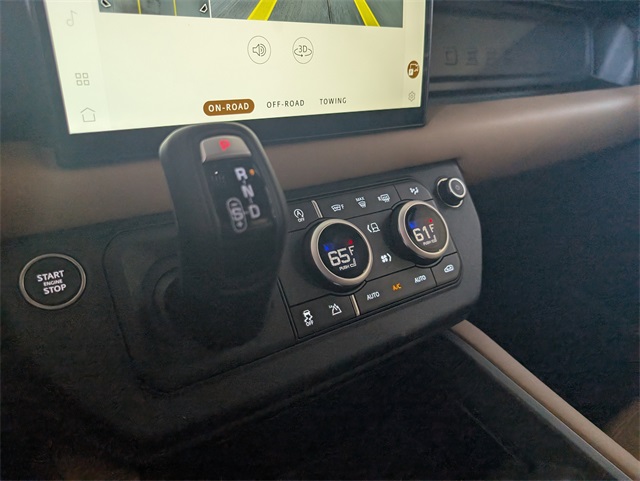 2025 Land Rover Defender 110 S photo 10