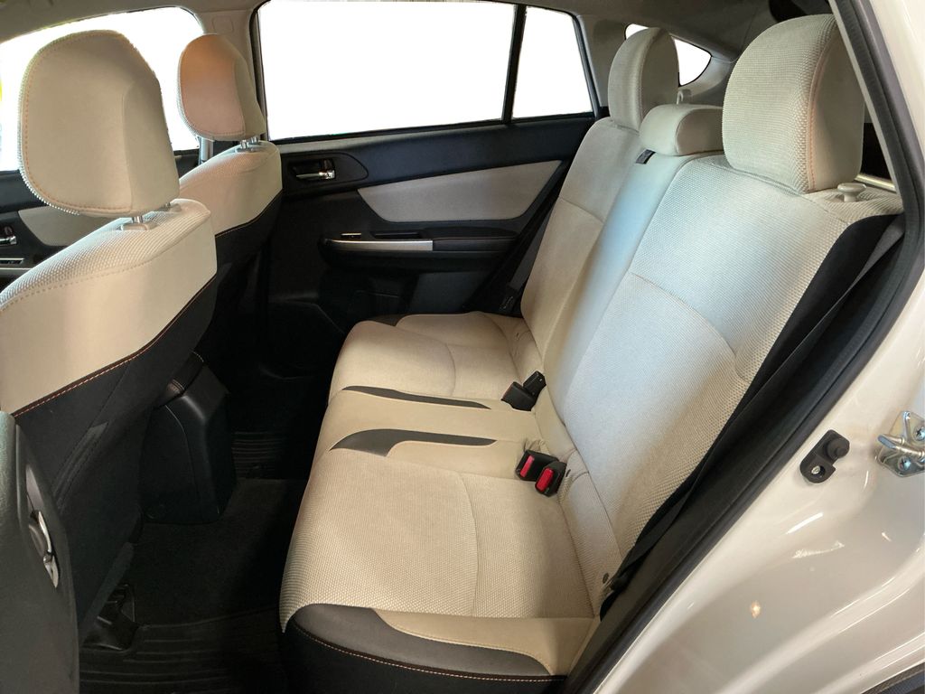 2017 Subaru Crosstrek 2.0i Premium photo 9