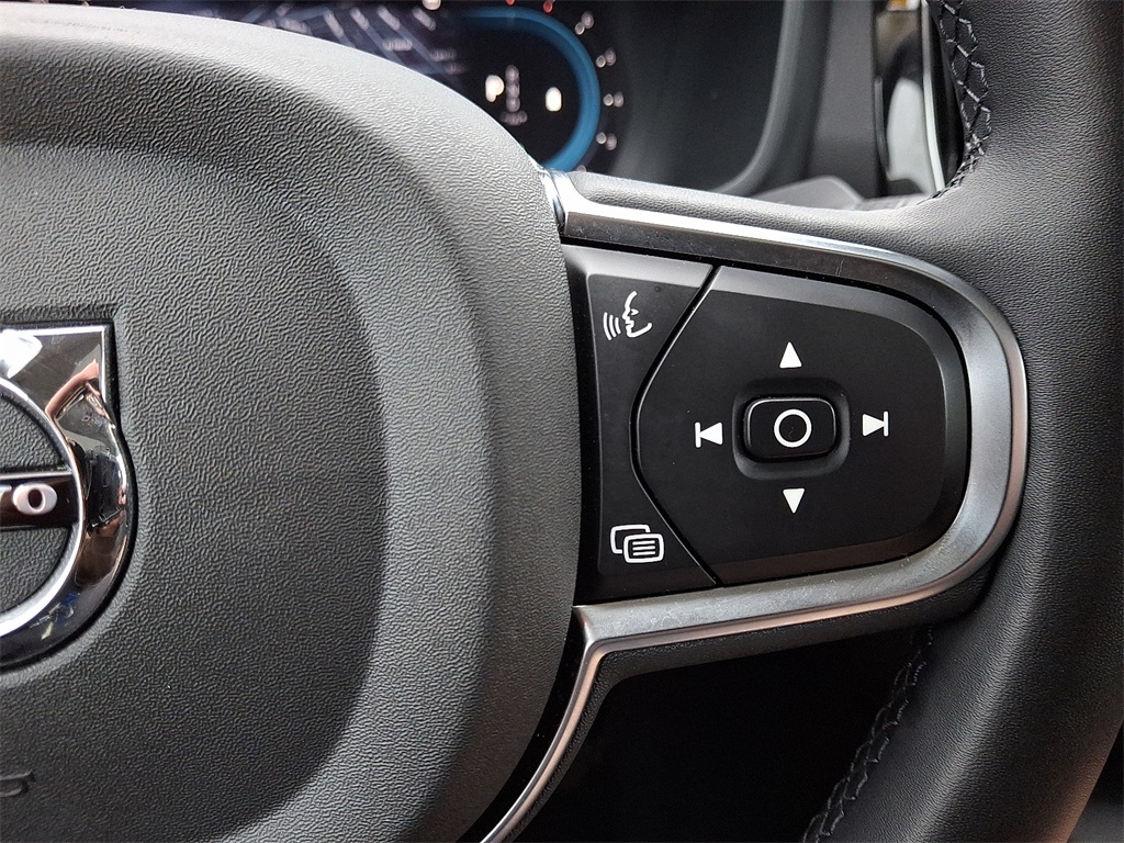 2025 Volvo S60 B5 Core photo 23
