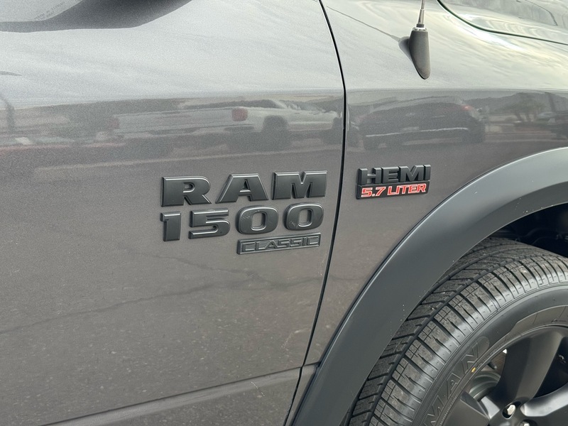 2020 Ram 1500 Classic Warlock photo 6