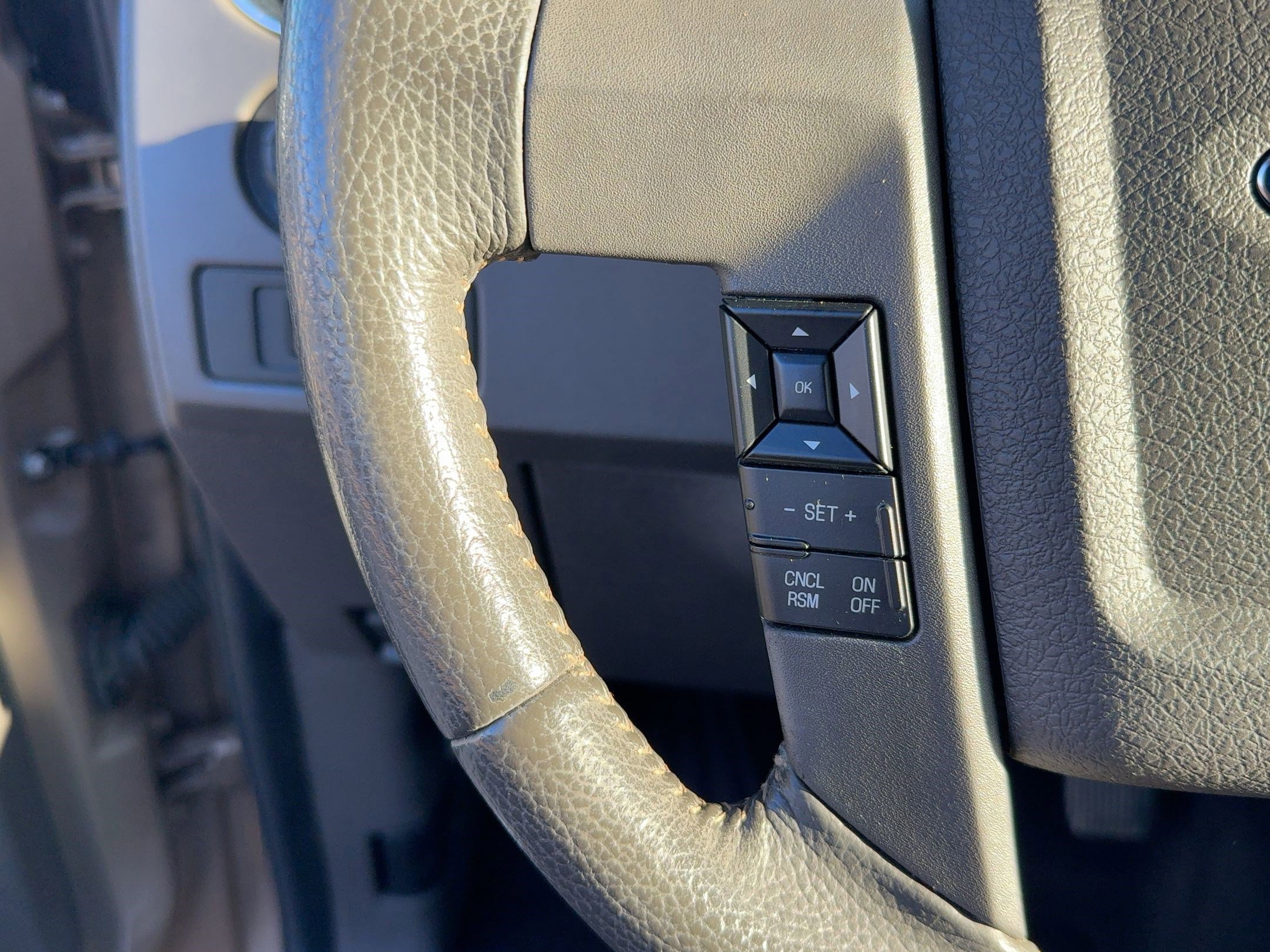 2014 Ford F-150 XLT photo 15