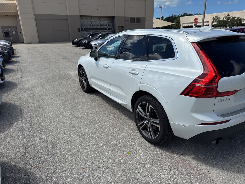 2019 Volvo XC60 T5 Momentum photo 7