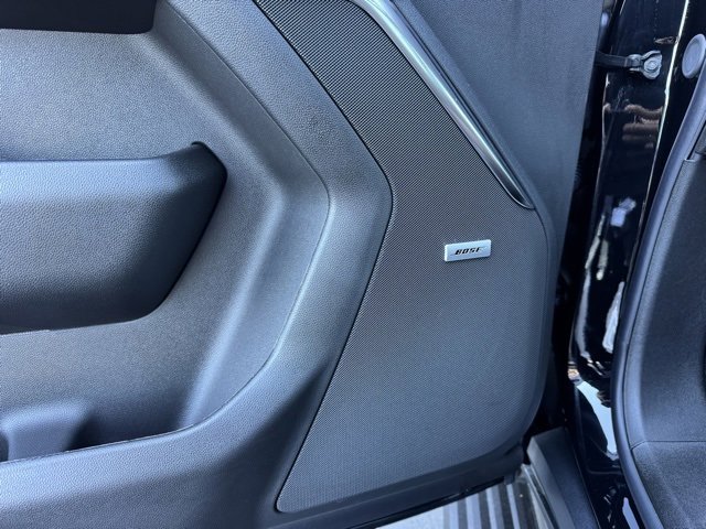 2025 Chevrolet Suburban High Country photo 9