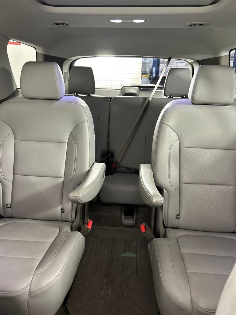 2021 Chevrolet Traverse Premier photo 22