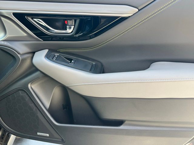 2025 Subaru Outback Onyx Edition photo 25