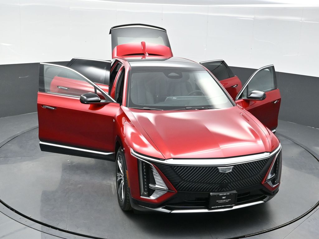 2025 Cadillac Lyriq Luxury photo 31