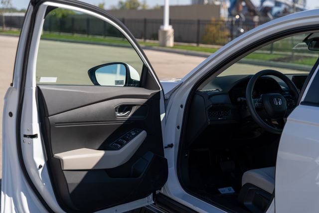 2025 Honda Accord LX photo 18